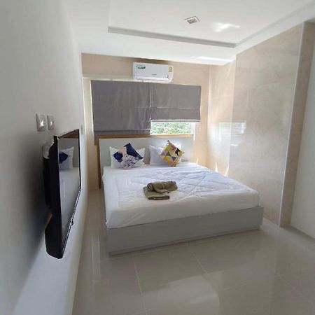 Trio Gems Condo, Pattaya Thailand Jomtien Beach Exteriör bild