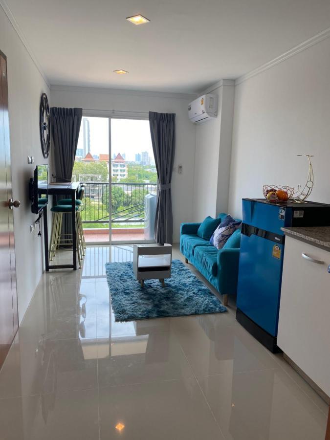 Trio Gems Condo, Pattaya Thailand Jomtien Beach Exteriör bild