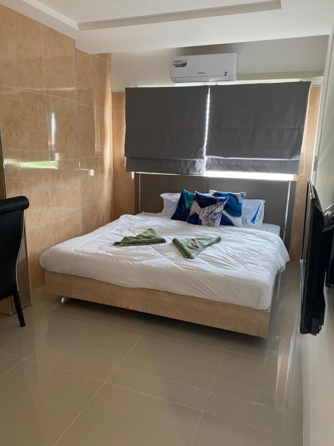 Trio Gems Condo, Pattaya Thailand Jomtien Beach Exteriör bild