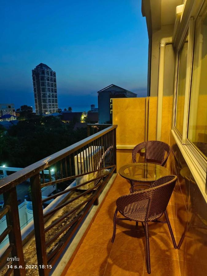 Trio Gems Condo, Pattaya Thailand Jomtien Beach Exteriör bild